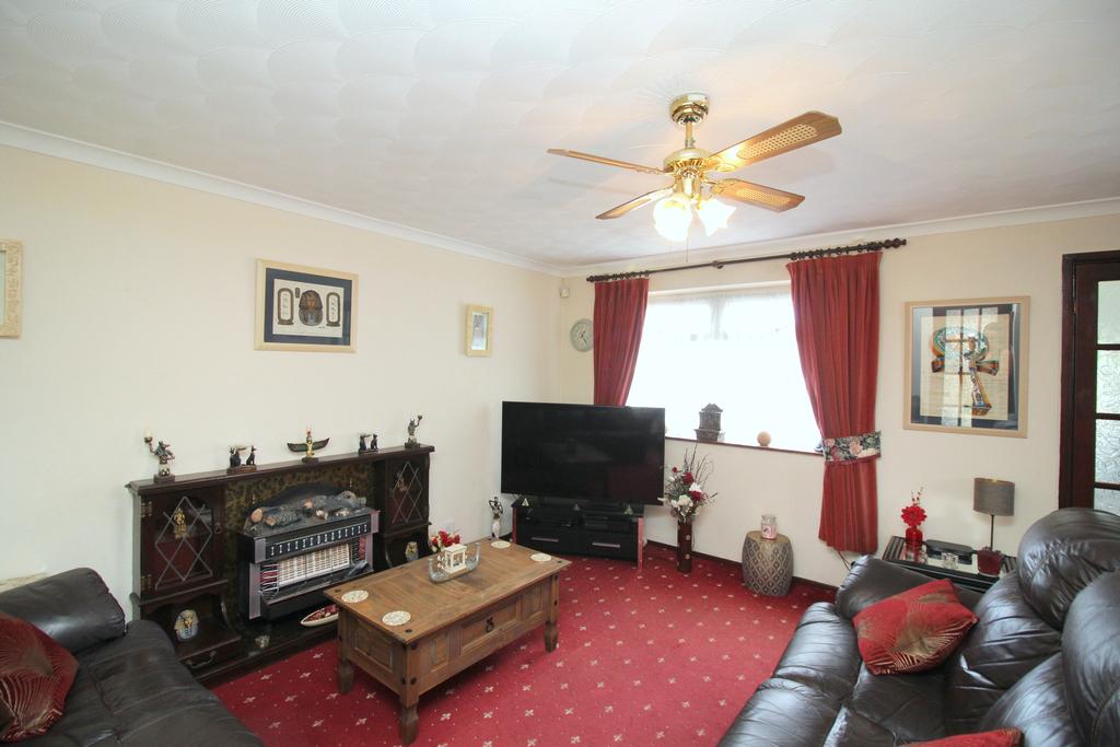 Ottery Close, Southport, Merseyside, PR9 3 bed semi-detached house - £ ...