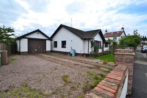 3 bedroom bungalow for sale - Newton Park Road, Wirral, Merseyside, CH48