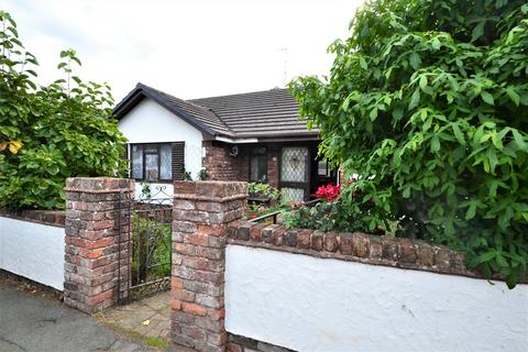 3 bedroom bungalow for sale - Newton Park Road, Wirral, Merseyside, CH48