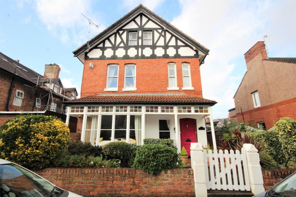 Westbourne Grove, West Kirby, CH48 6 bed detached house for sale £675,000