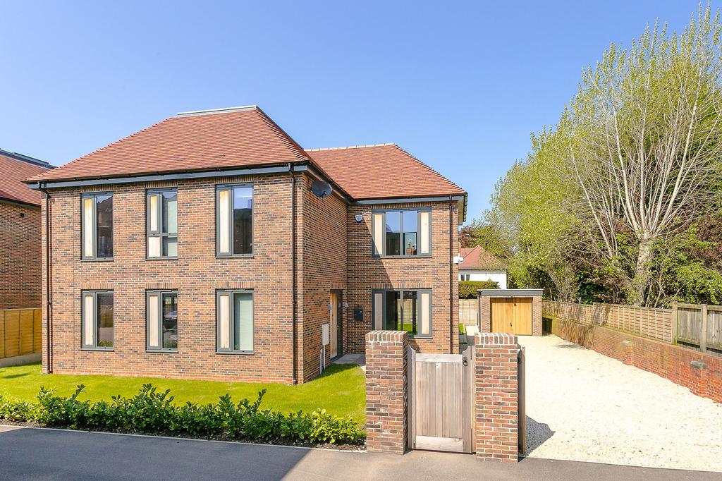 North Park Road, Harrogate, HG1 4 bed detached house to rent £3,295