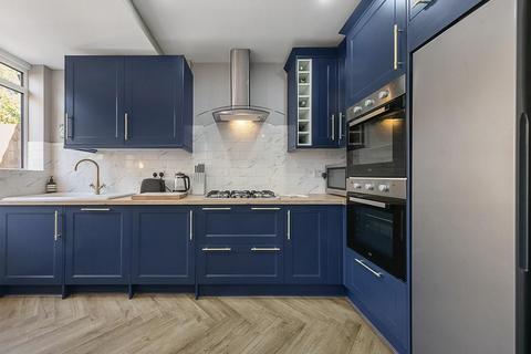 3 Ipswich Road, London, SW17 9RH