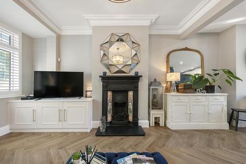 3 Ipswich Road, London, SW17 9RH