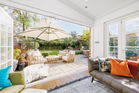 Flat 2, 7 Denbigh Road, London, W13 8QA