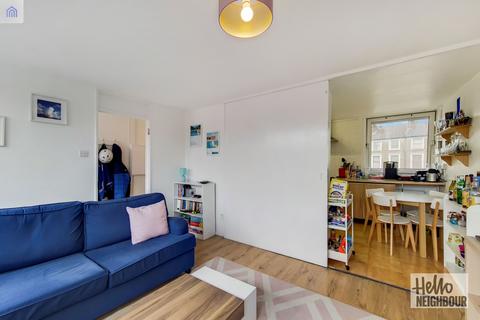 3 bedroom apartment to rent - Horle Walk, London, SE5
