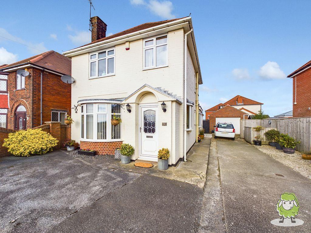 Mansfield Road, Glapwell S44 5QA 3 bed detached house £260,000