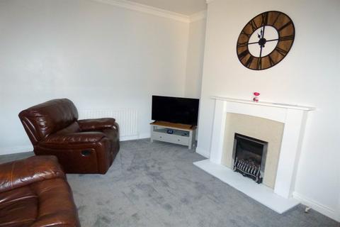 2 bedroom flat to rent, Aln Street, Hebburn