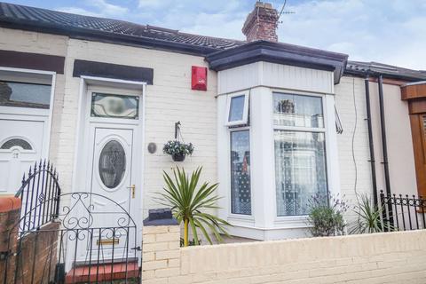 2 bedroom cottage for sale - Guildford Street, Hendon, Sunderland, Tyne and Wear, SR2 8JQ