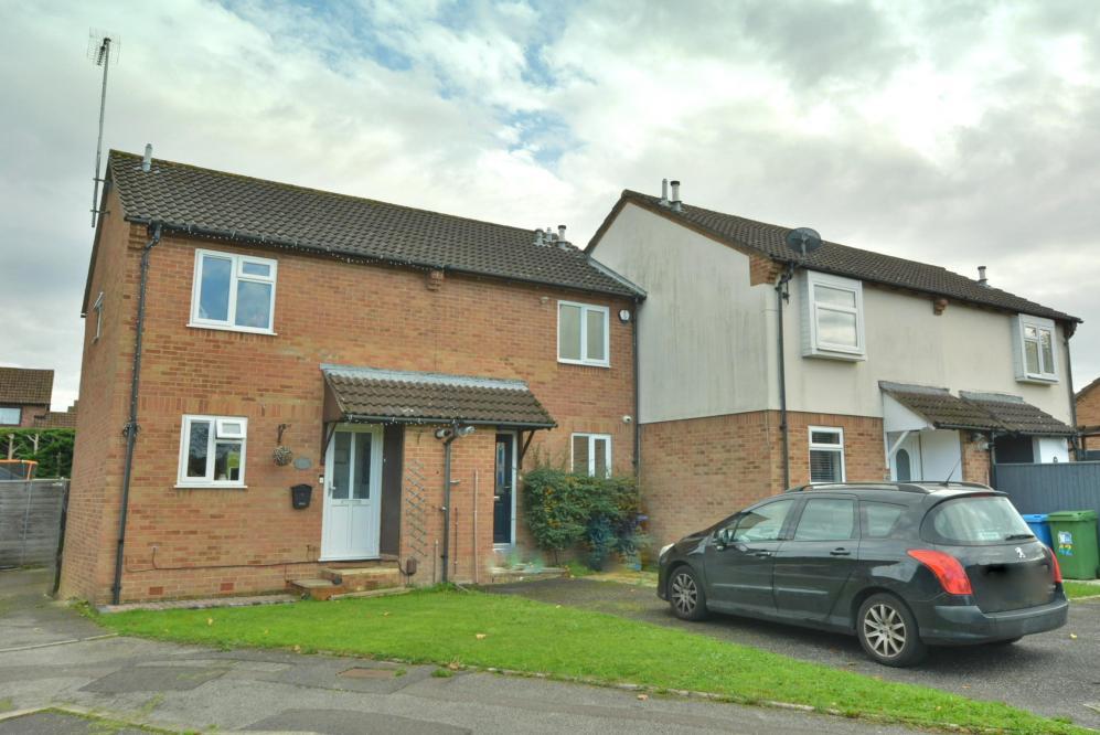 Crescent, Bearwood, BH11 9PJ 2 bed semidetached house for