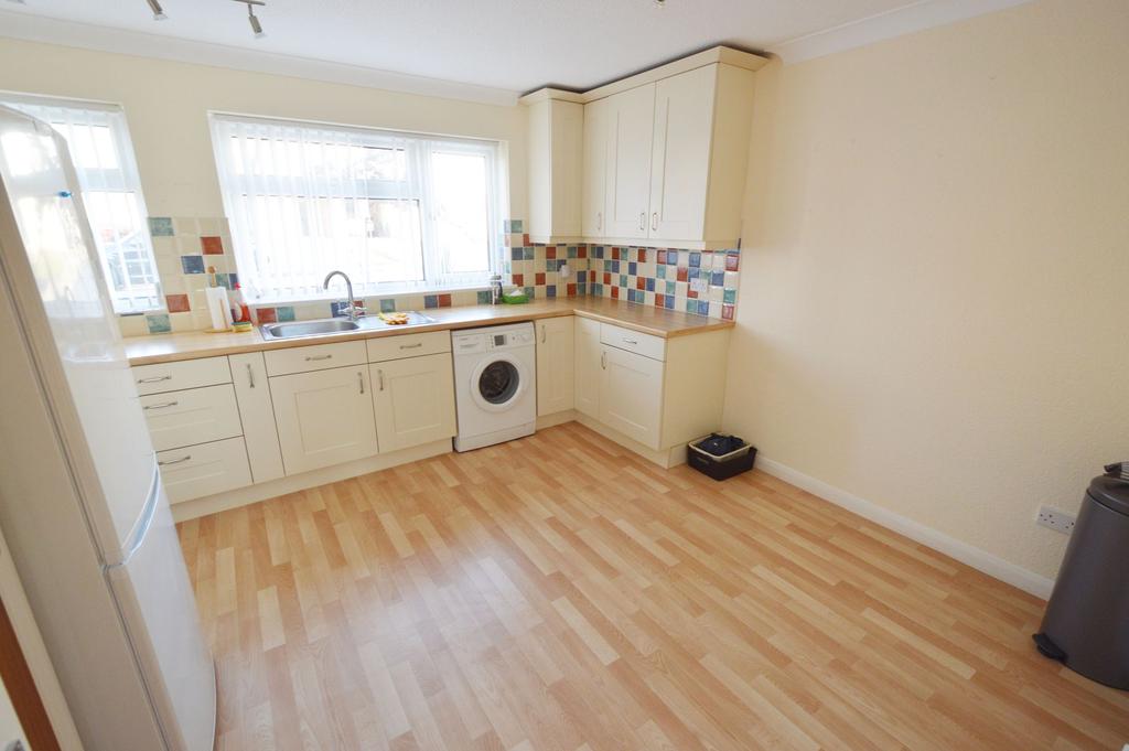 Fremantle, Shoeburyness, SS3 3 bed semidetached house £1,450 pcm (£