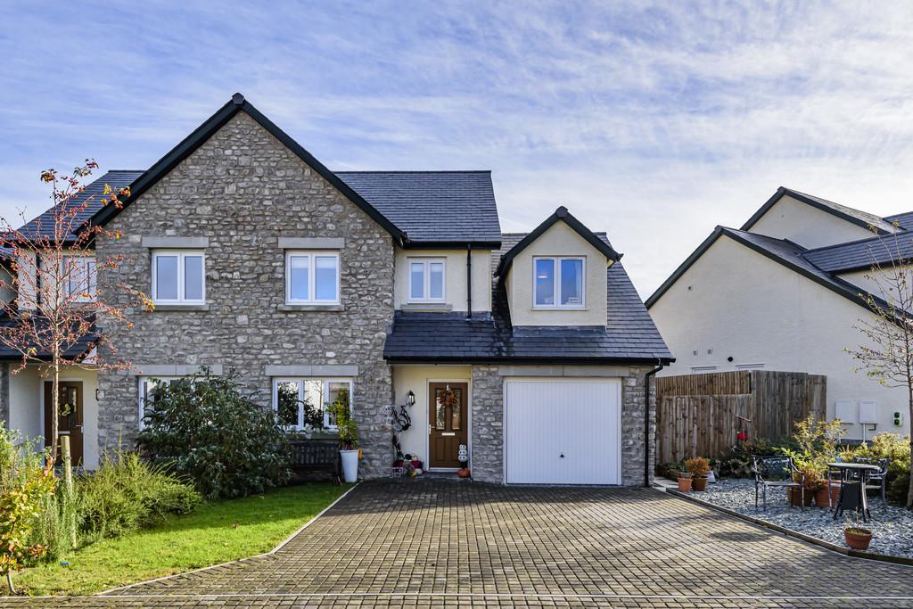 50 Aspen Close, Kendal, LA9 7FS 4 bed semidetached house for sale £