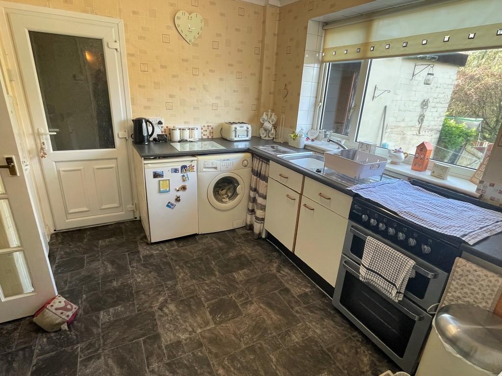 Alexander Avenue, Newark 3 bed semidetached house for sale £155,000