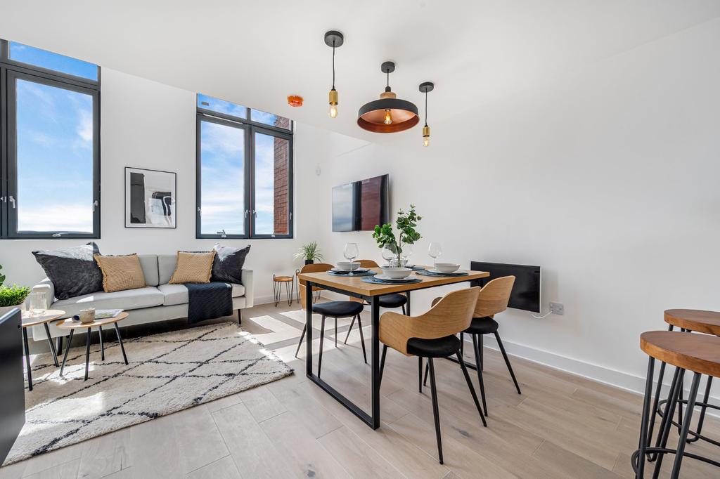 Sky Gardens, 7 Spinners Way, Castlefield, Manchester, M15 3 bed flat
