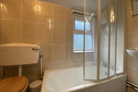 1 bedroom flat to rent, Portswood Road, Southampton