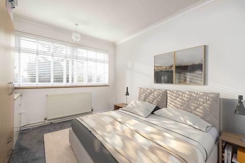 19 Lewis Road, Istead Rise, Gravesend, DA13 9JQ