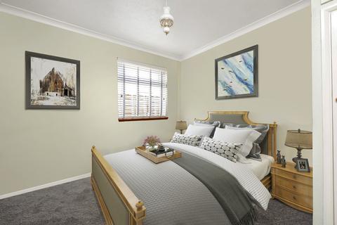 19 Lewis Road, Istead Rise, Gravesend, DA13 9JQ