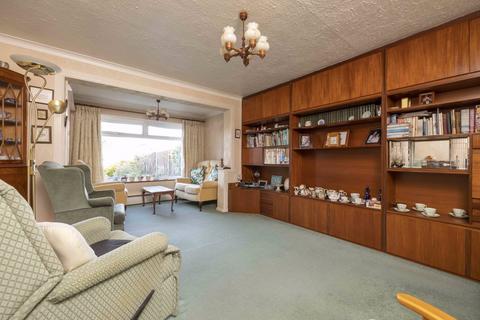 19 Lewis Road, Istead Rise, Gravesend, DA13 9JQ
