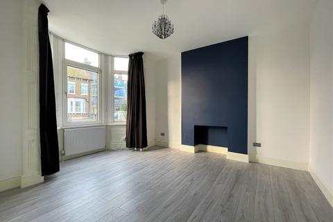 1 bedroom in a house share to rent, Dagnall Park, South Norwood