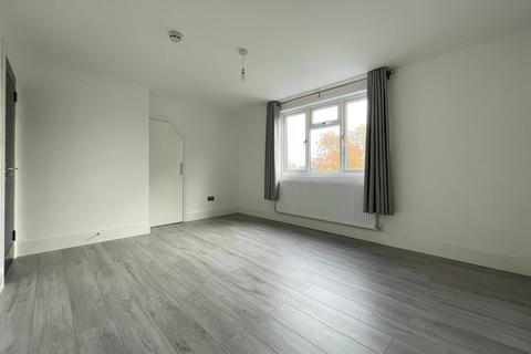 1 bedroom flat to rent, Dagnall Park, South Norwood
