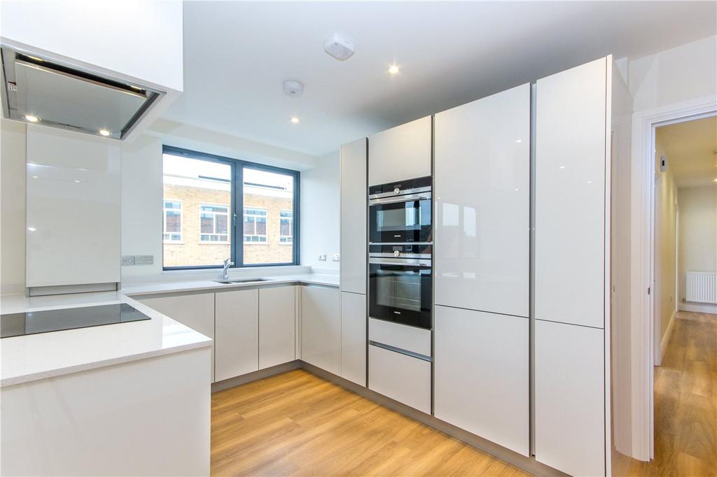 Parkinson House, Vaughan Road, Harpenden, Hertfordshire 2 bed flat £