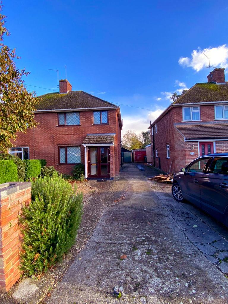 Collingwood Avenue, OX11 3 bed semidetached house £1,645 pcm (£380 pw)