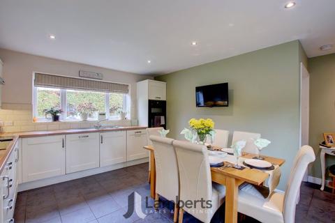 12 Brooklands Lane, Redditch, B98 8PX