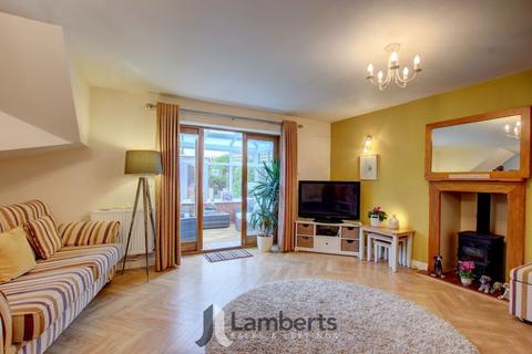 12 Brooklands Lane, Redditch, B98 8PX