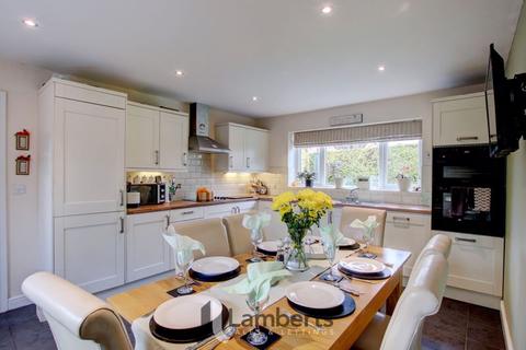 12 Brooklands Lane, Redditch, B98 8PX