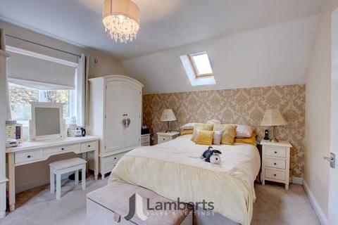 12 Brooklands Lane, Redditch, B98 8PX