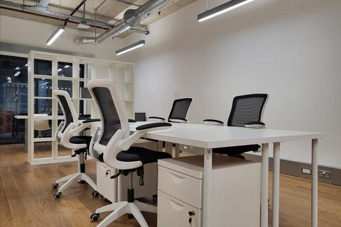 Serviced office to rent - 12 Marshgate Lane,,