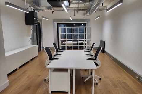 Serviced office to rent - 12 Marshgate Lane,,