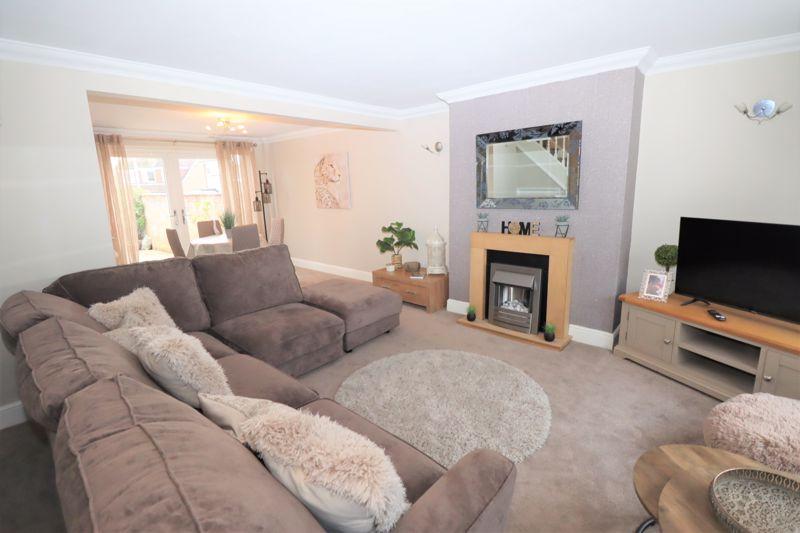 Harrowgate Lane, StocktonOnTees, TS19 8UD 3 bed semi