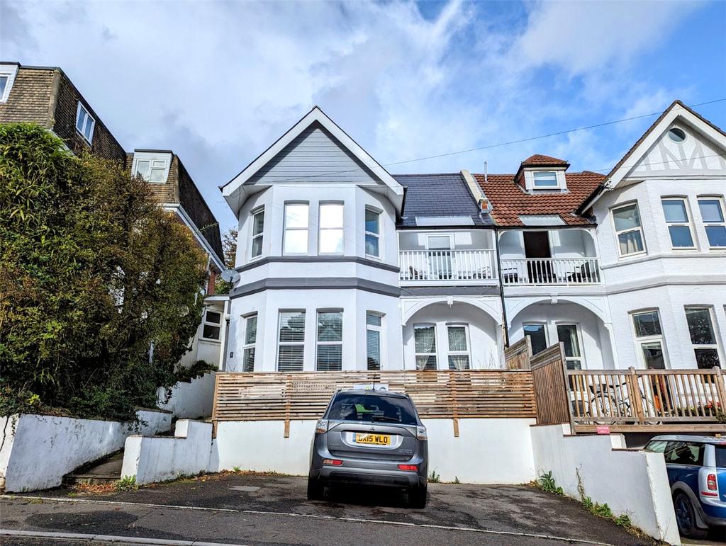 Alumdale Road, Bournemouth, BH4 2 bed apartment £1,300 pcm (£300 pw)