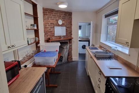 4 bedroom terraced house to rent, Oxford Road, Exeter