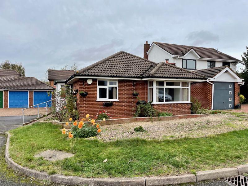 Halfway Close, Great Barr... 3 bed detached bungalow £275,000