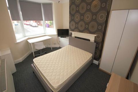 3 bedroom house share to rent - Birstall Road, Kensington, Liverpool