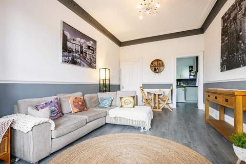 2 bedroom flat for sale - Alexandra Park Street, Dennistoun, G31 2TY