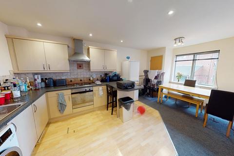 2 bedroom flat to rent, Flat 48 Royal Victoria Court