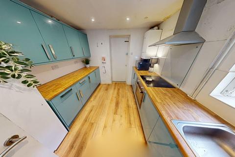 5 bedroom terraced house to rent, 29 Burford Road, Nottingham, NG7 6BB