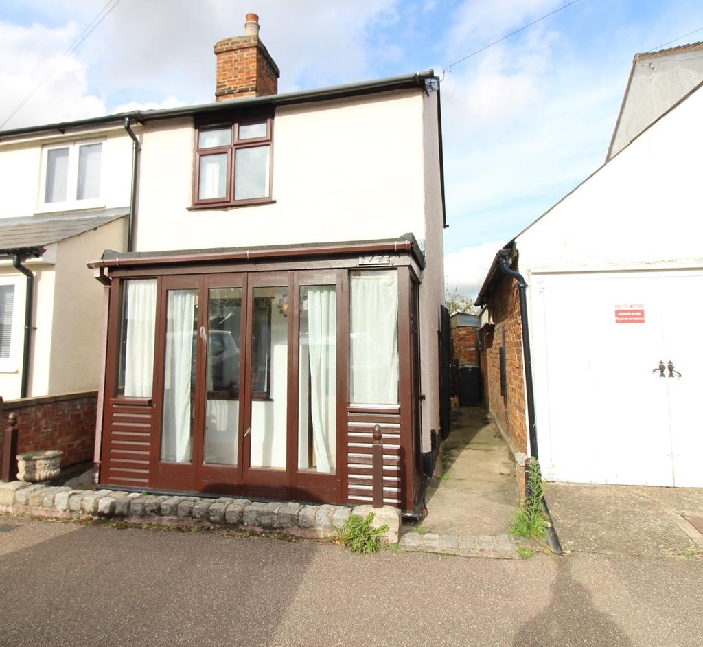 Clifton Road, Shefford, SG17 2 bed semidetached house £235,000