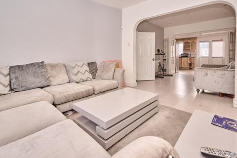 14 Westwick Gardens, Hounslow, TW4 6LW