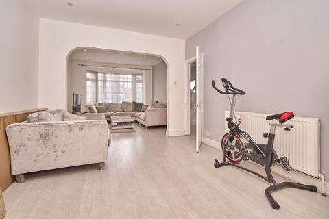 14 Westwick Gardens, Hounslow, TW4 6LW