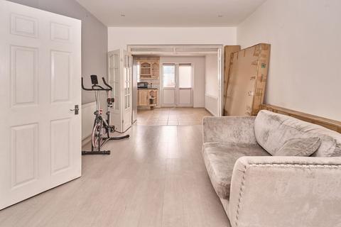 14 Westwick Gardens, Hounslow, TW4 6LW