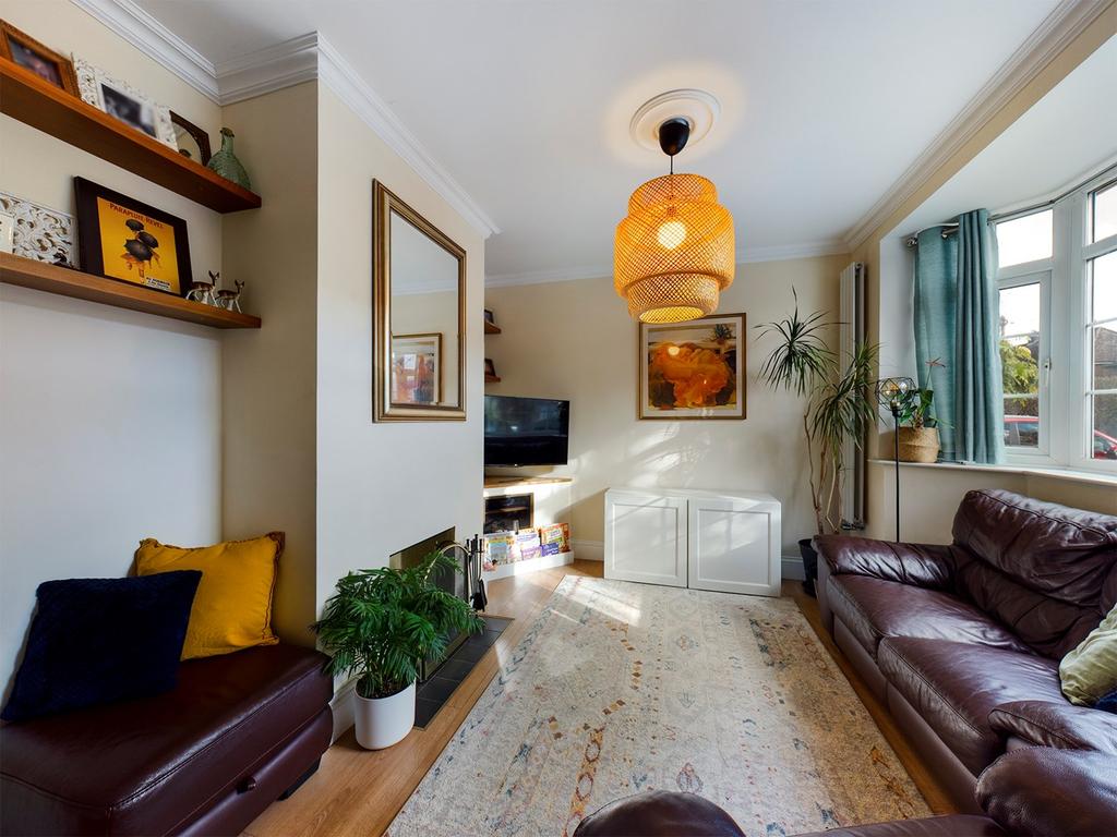 Hampden Road, Hitchin, SG4 3 bed terraced house £485,000
