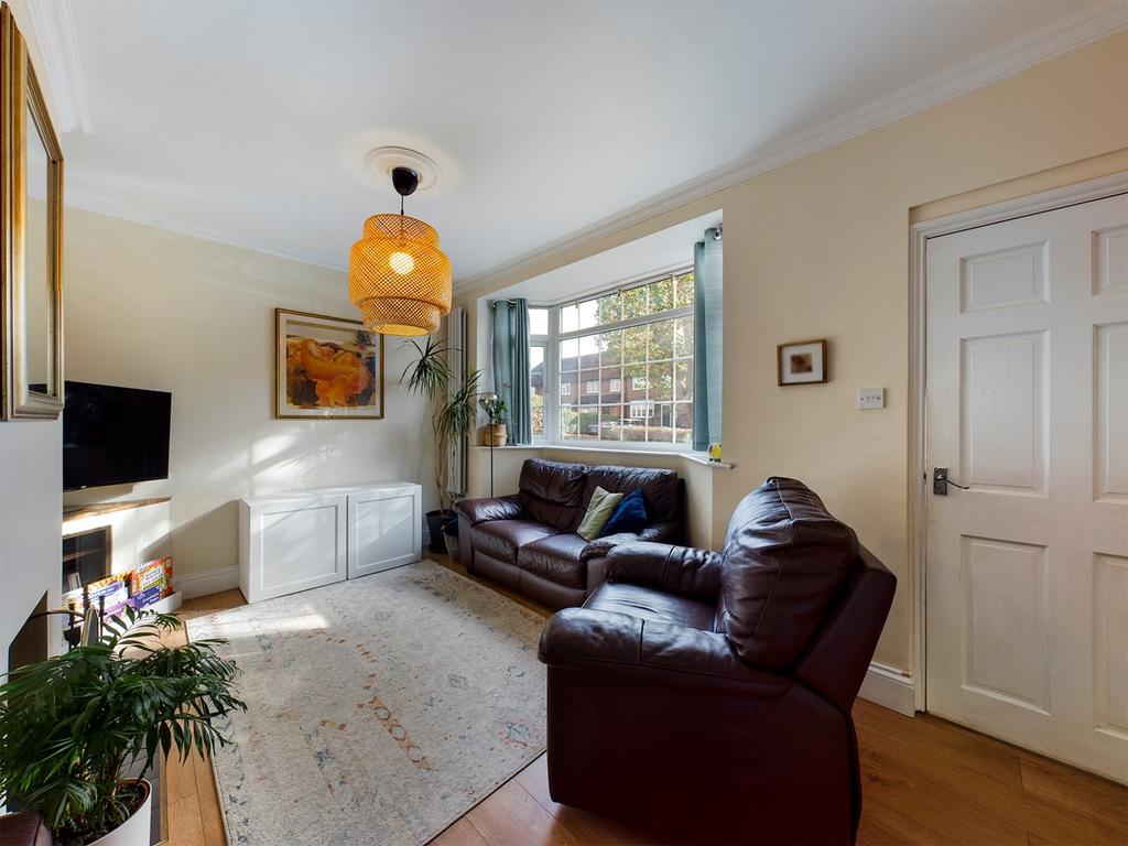 Hampden Road, Hitchin, SG4 3 bed terraced house £485,000