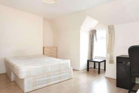 undefined, Whittington Road, Bounds Green N22