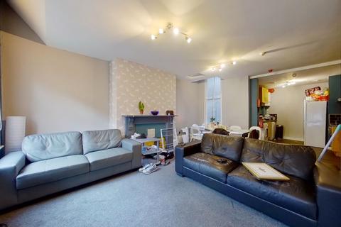 6 bedroom flat to rent, 13A Victoria Street, City centre