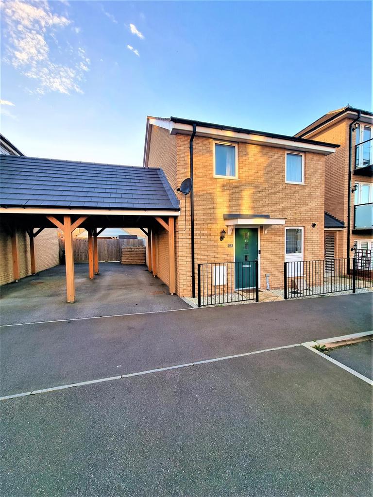 Angus Way, Whitehouse, Milton Keynes, MK8 3 bed link detached house £
