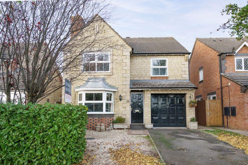 Lucerne Avenue, Bicester 4 bed detached house £500,000