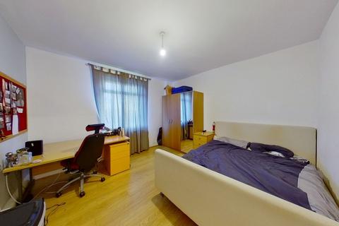 undefined, Flat 1, 15 Forest Road East, Nottingham, NG1 4HJ